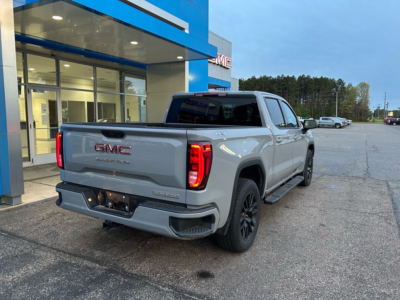 2024 GMC Sierra 1500 — detail view